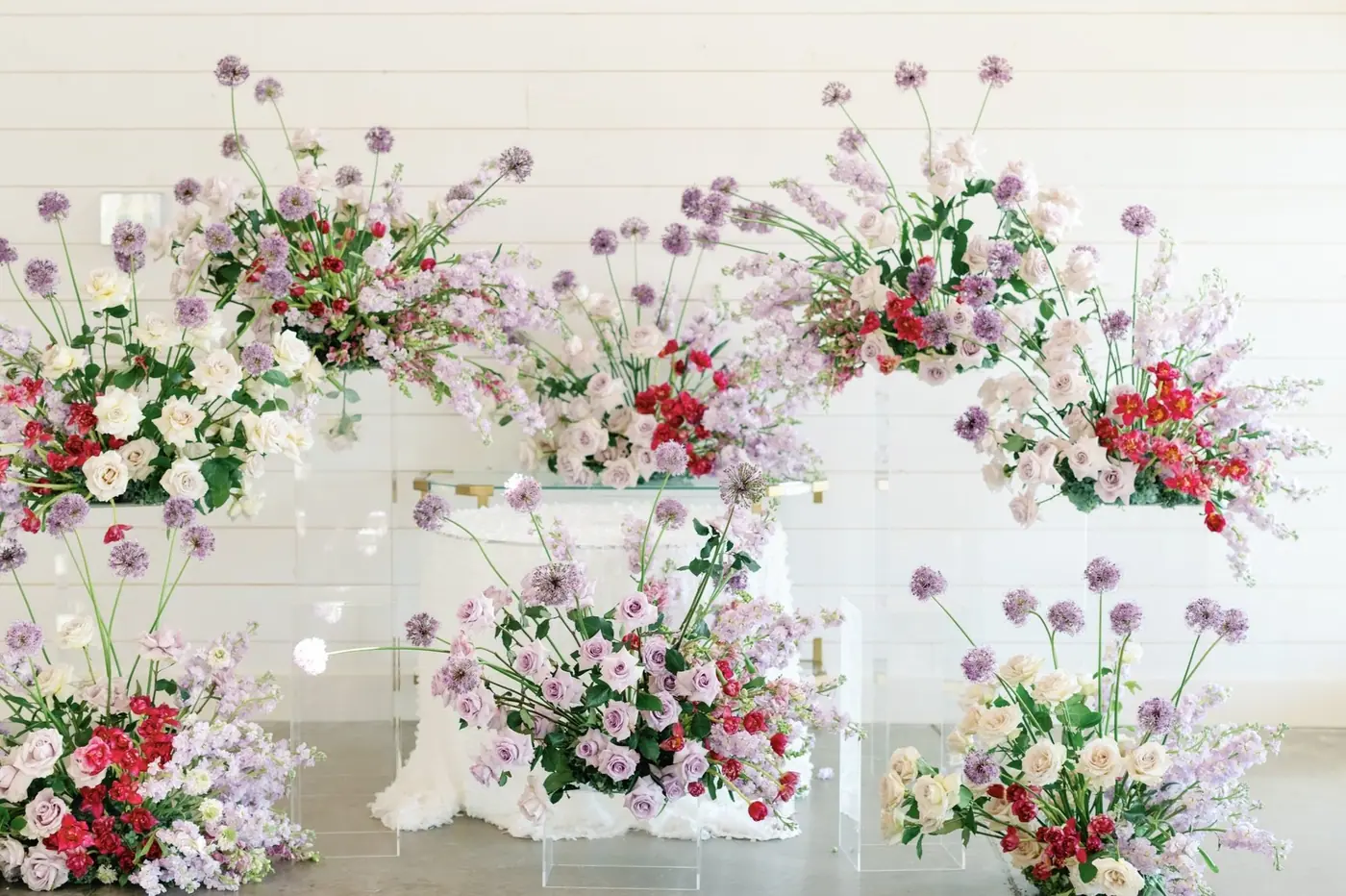 Floral design by Fashionable Florist